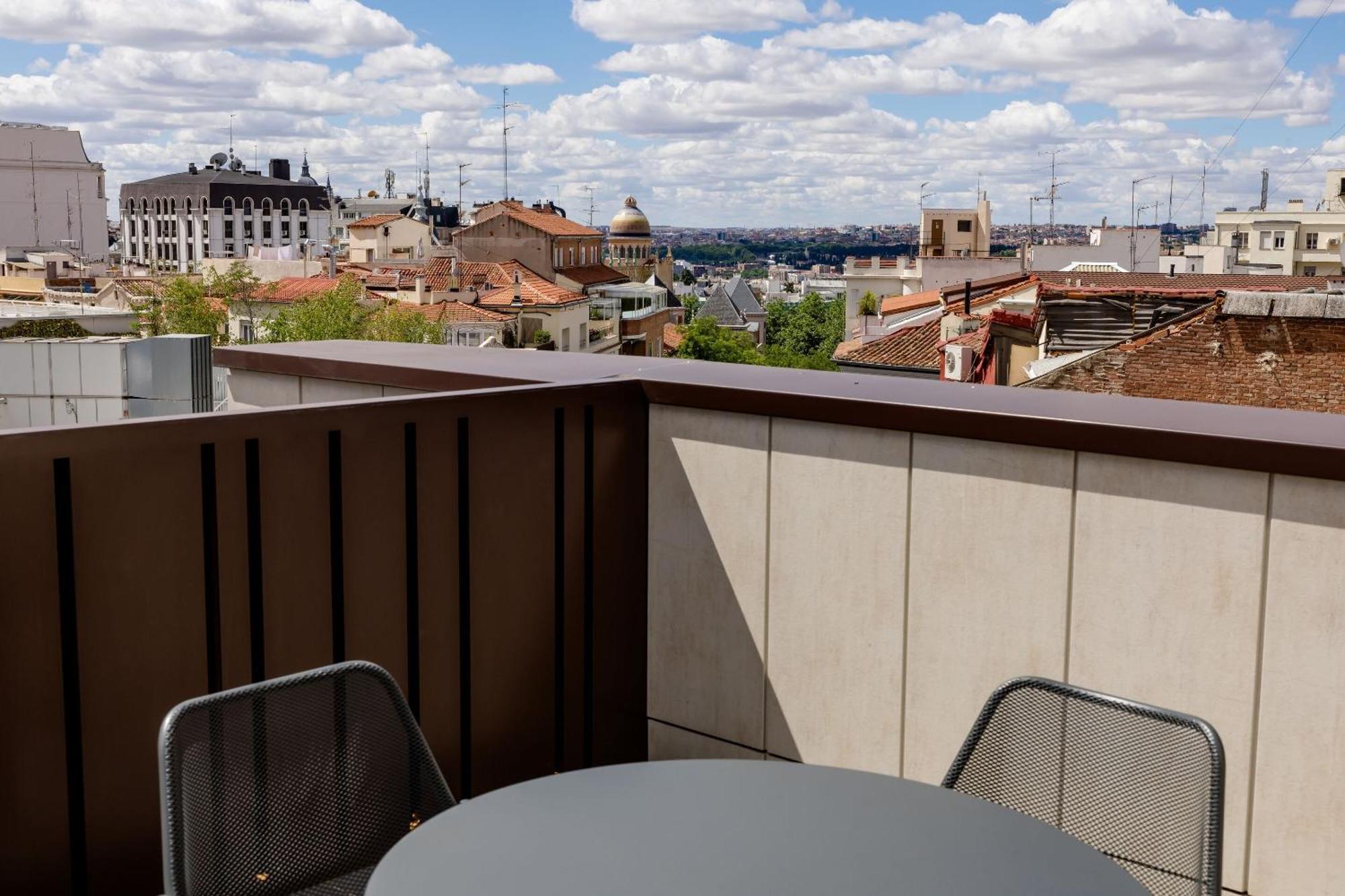 Motel One Madrid-Plaza De Espana Bagian luar foto